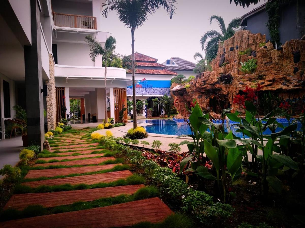 Long Beach Hotel Pangandaran Exterior foto